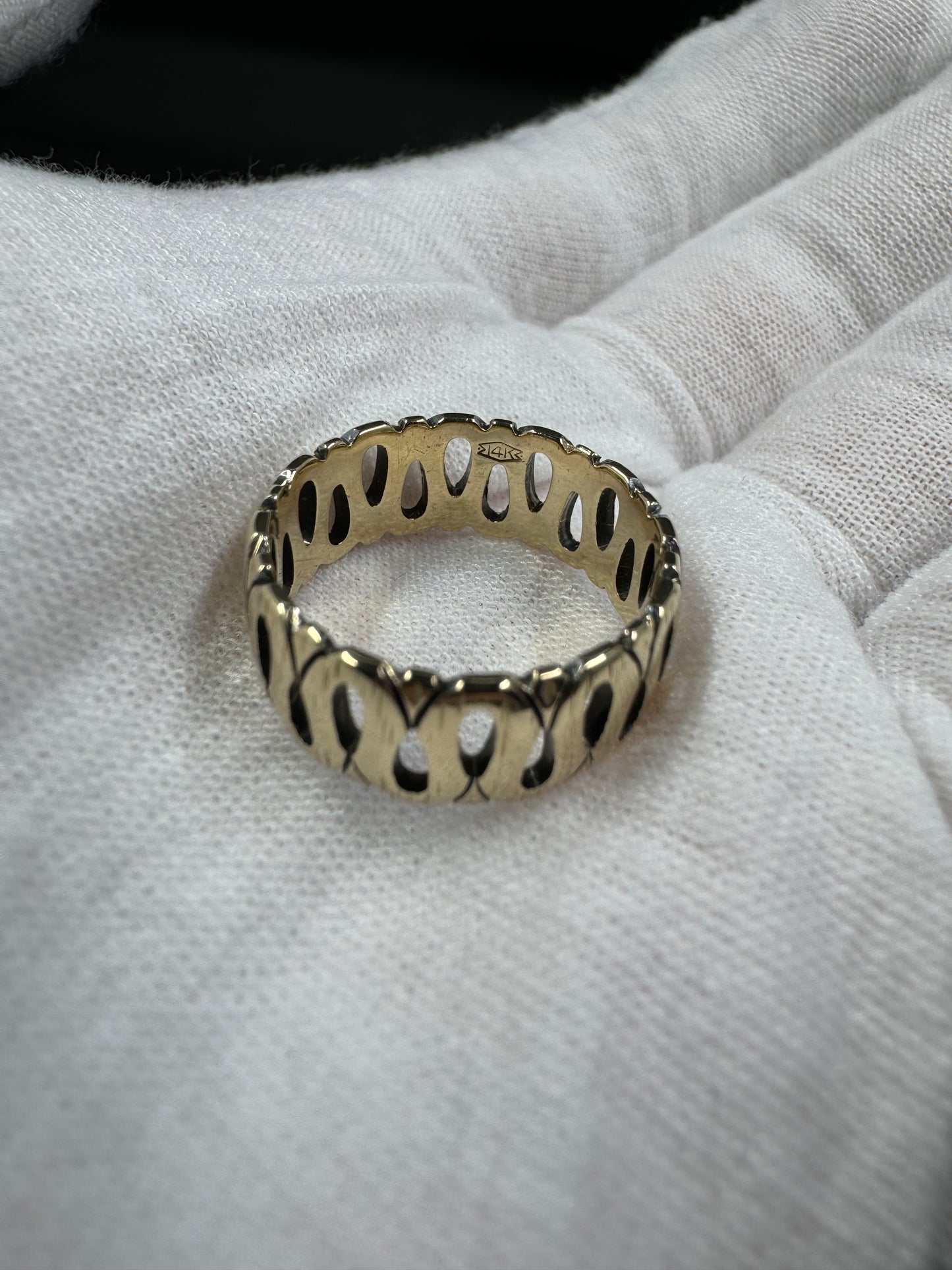 14K Women's Ring Size 7.5