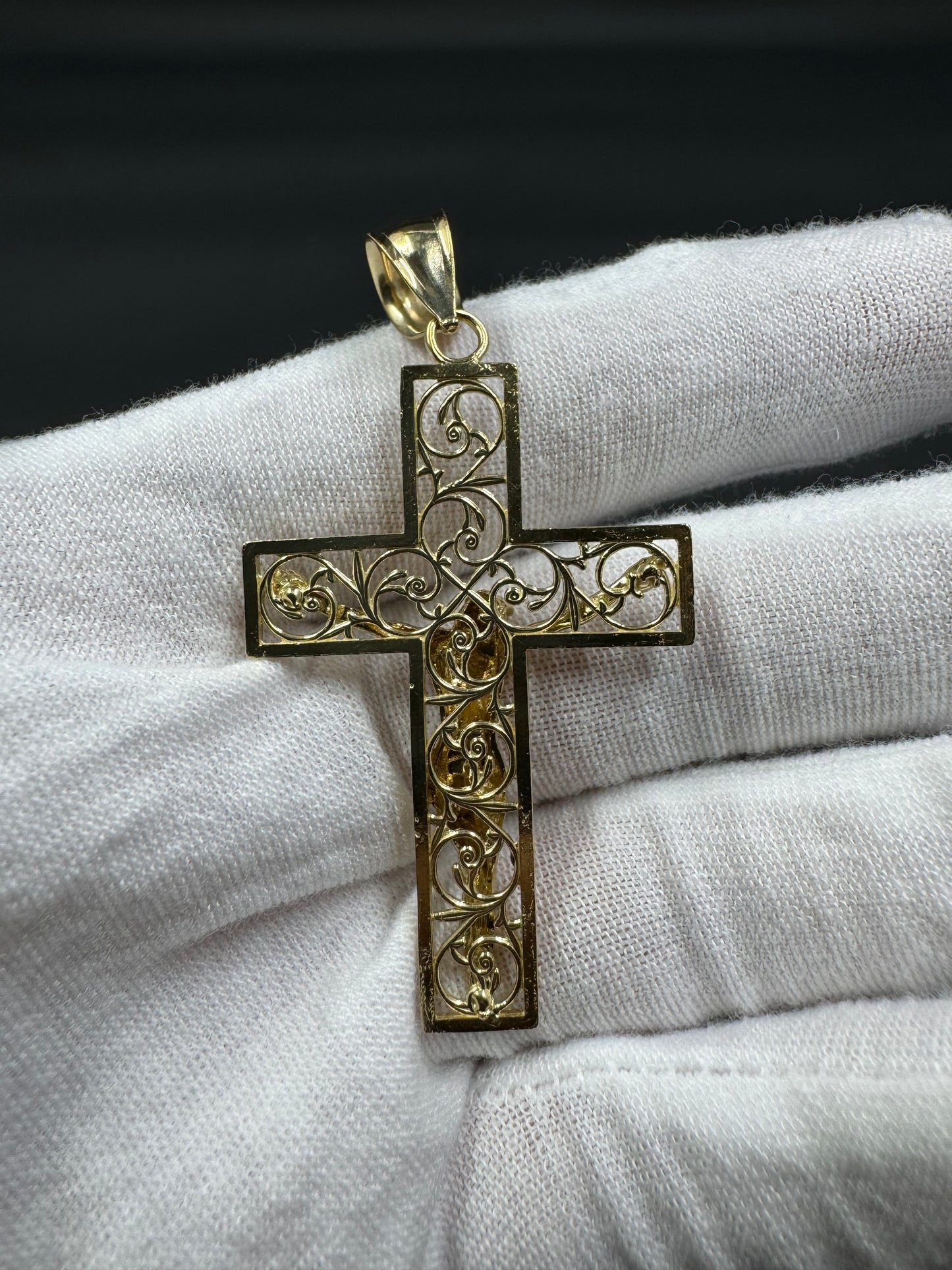 10K Crucifix Pendant Charm